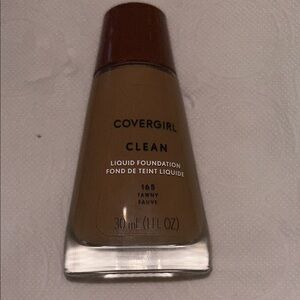 COVERGIRL Clean Liquid Foundation - Tawny
